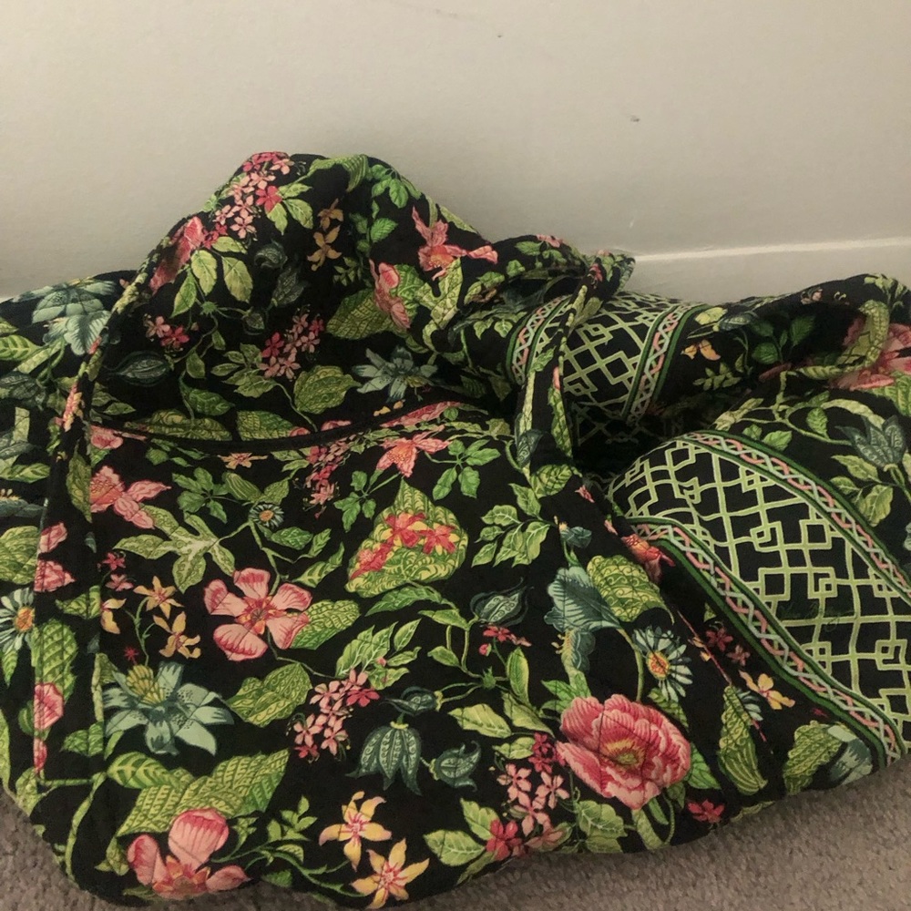 VERA BRADLY SET OF 2 TOTES/TRAVEL BAGS